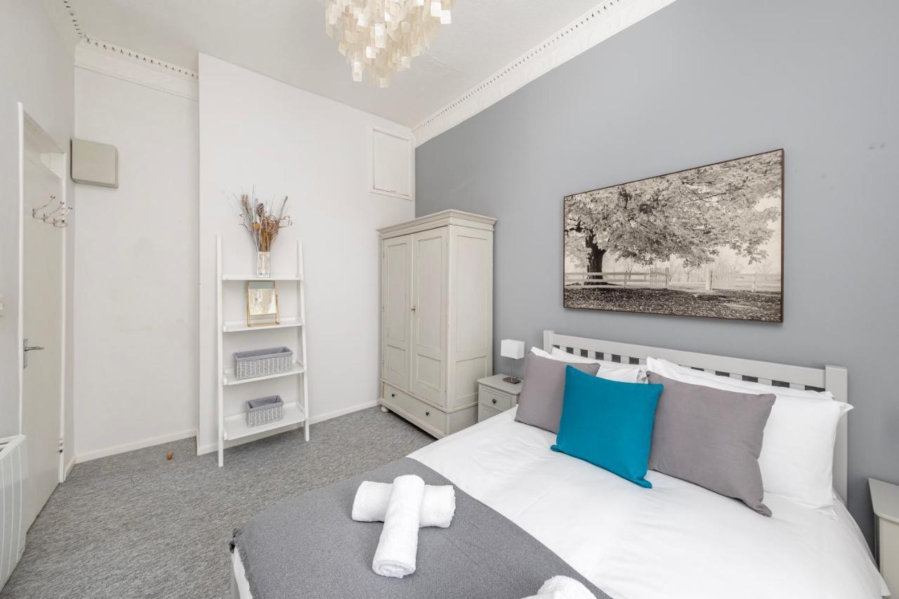 Super City Centre Apartment - Two Bedrooms, Perfect Location Бат Экстерьер фото