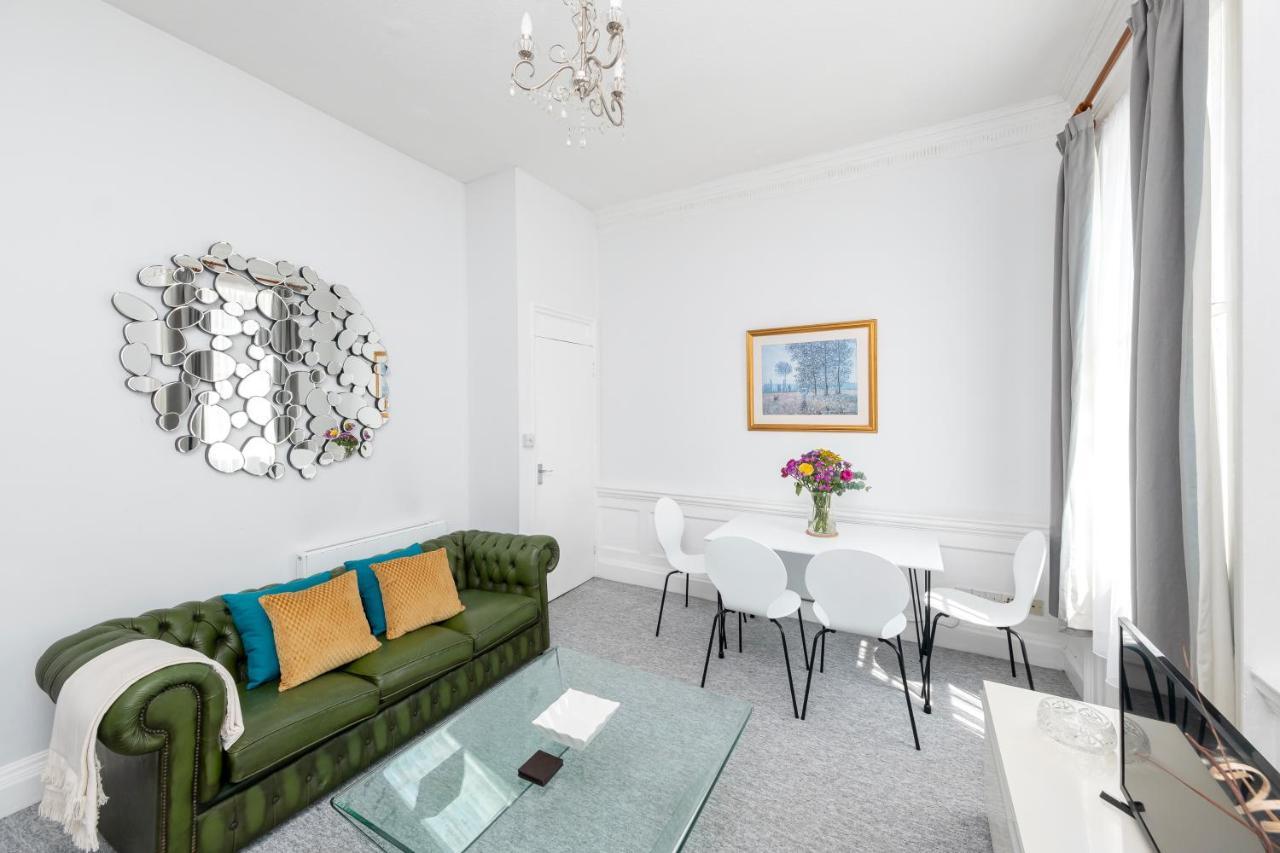 Super City Centre Apartment - Two Bedrooms, Perfect Location Бат Экстерьер фото